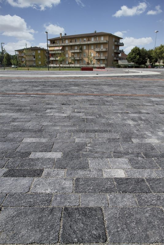 Via Iulia GOLD | Trachite Grigia
